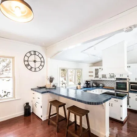 Berkshire Vacation Rentals: Chic Pittsfield Home With A View